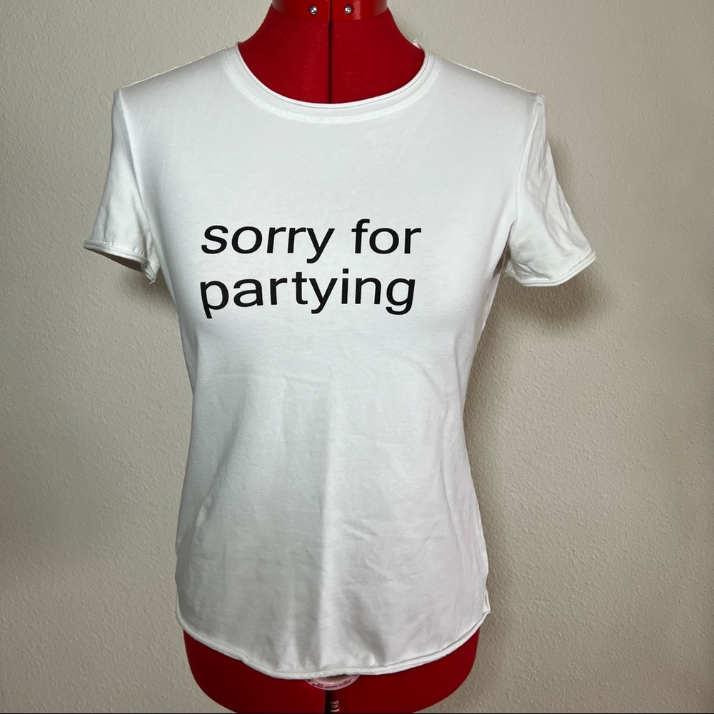 Lakbi Sorry For Partying White T-shirt Short Sleeve Top Size Small